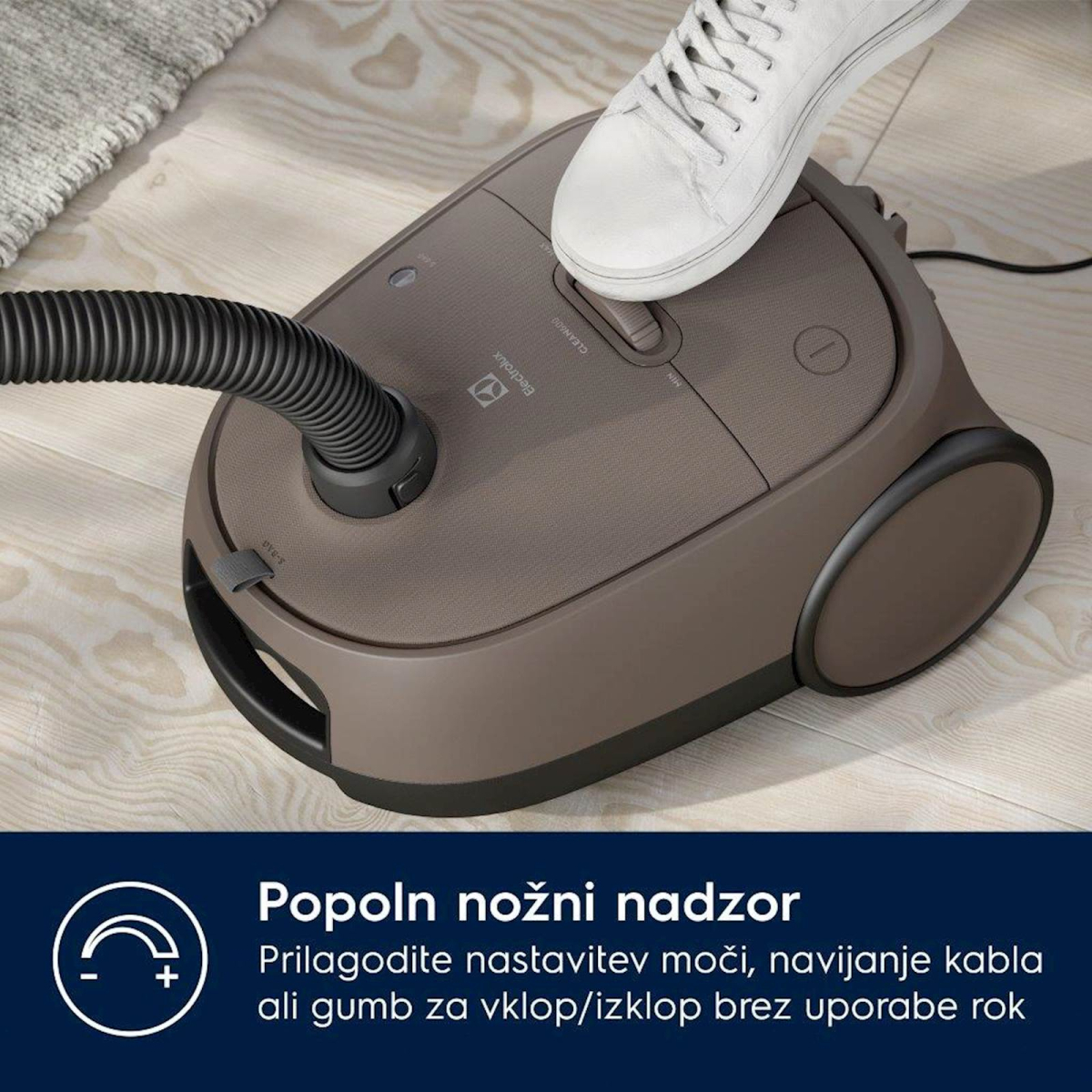 Sesalnik z vrečko Electrolux EB61C3WBL