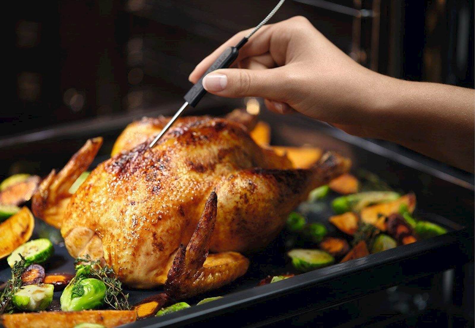 Vgradna pečica Electrolux EOC8P39WZ Vgradna pečica Electrolux EOC8P39WZ