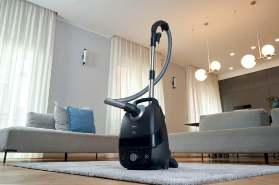 Sesalnik z vrečko HOOVER HE410H 011